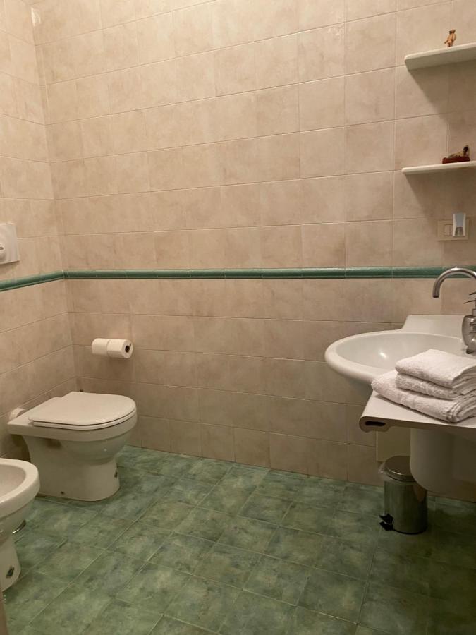 Home Toledo 355 Наполи Екстериор снимка