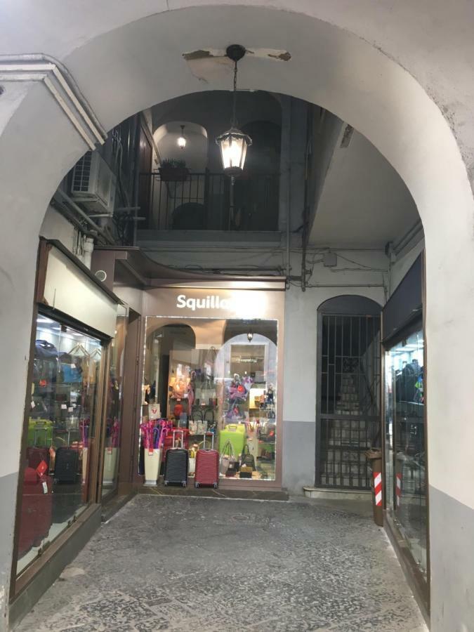 Home Toledo 355 Наполи Екстериор снимка